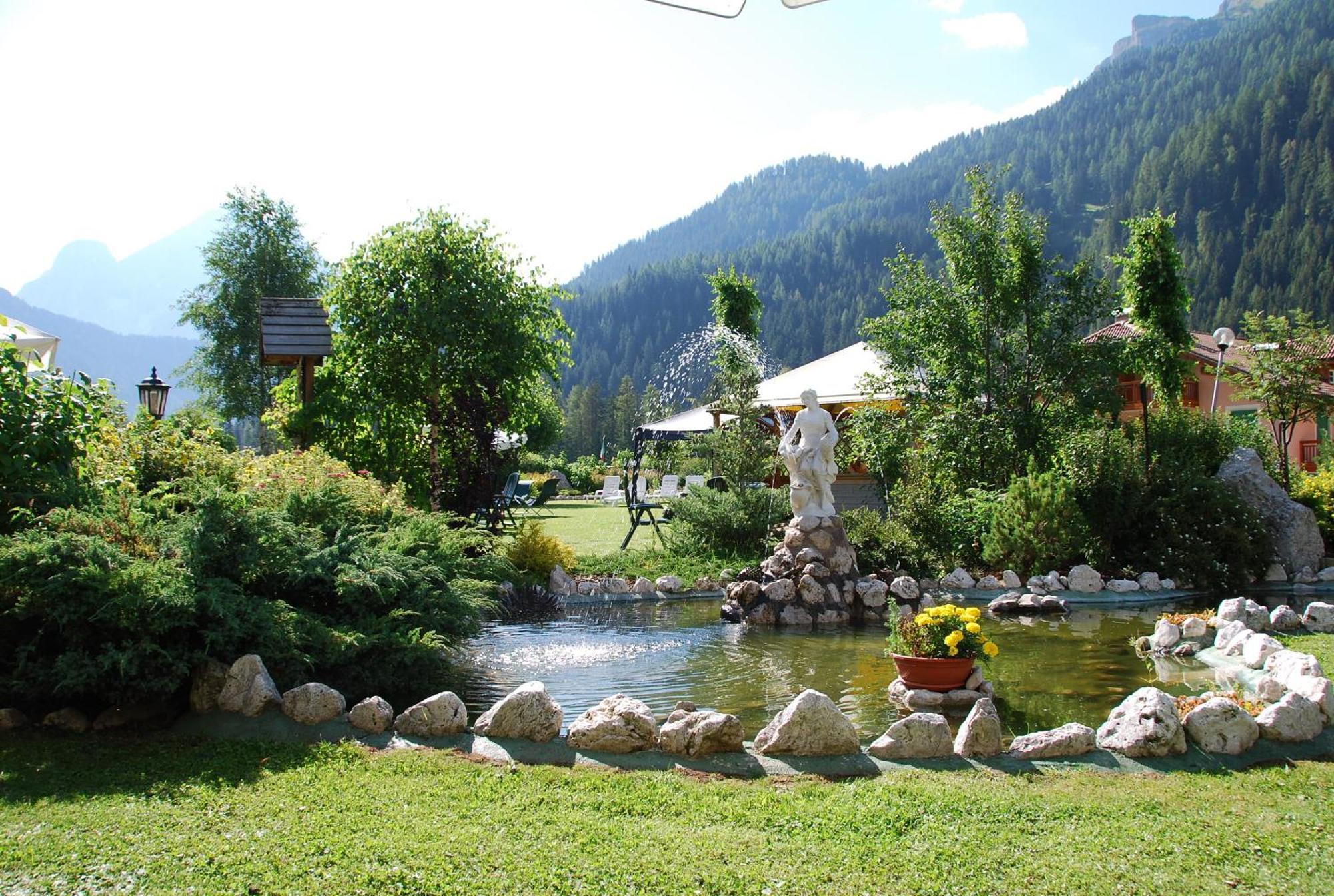 Dolomiten Hotel Irma Canazei Dış mekan fotoğraf