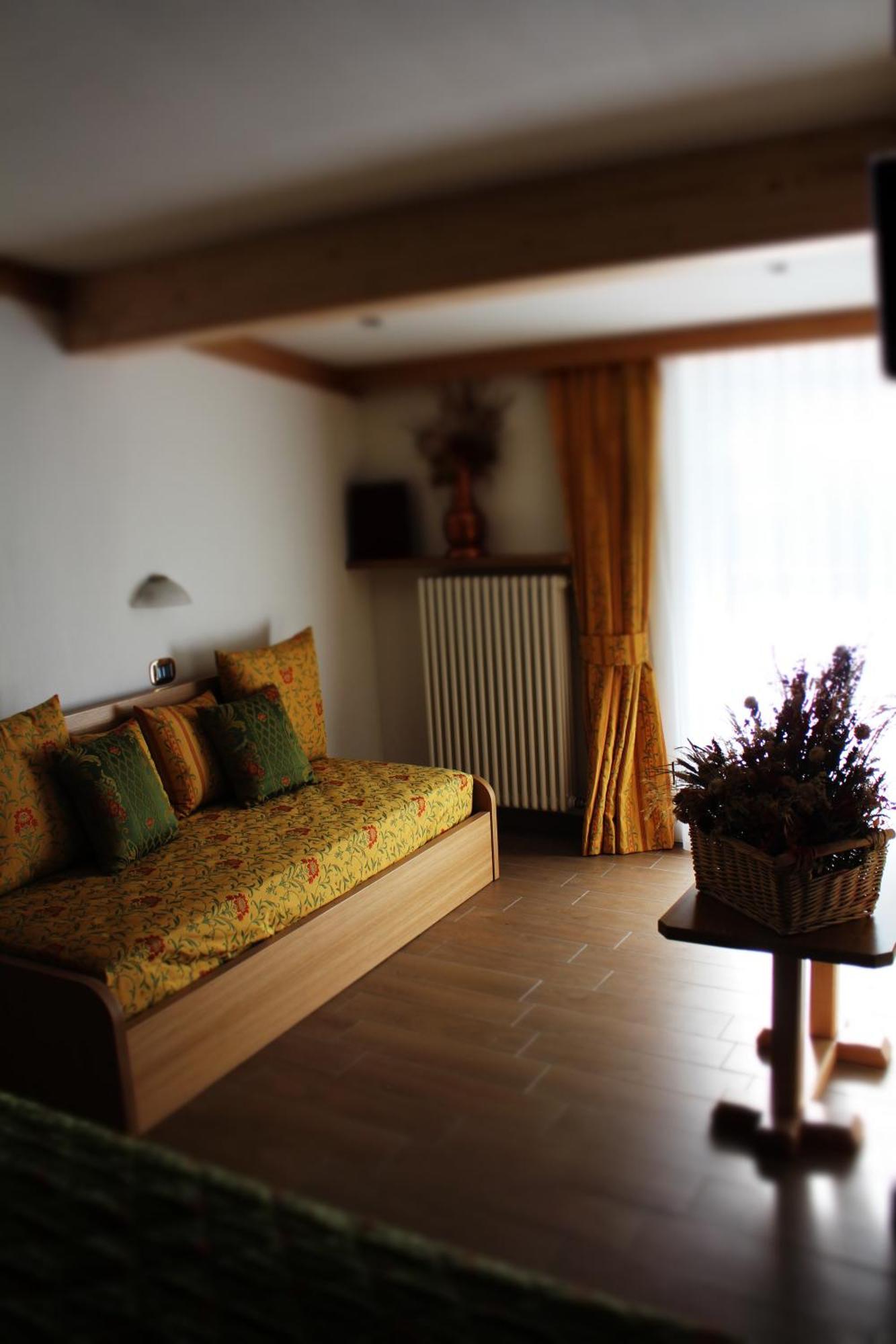 Dolomiten Hotel Irma Canazei Oda fotoğraf